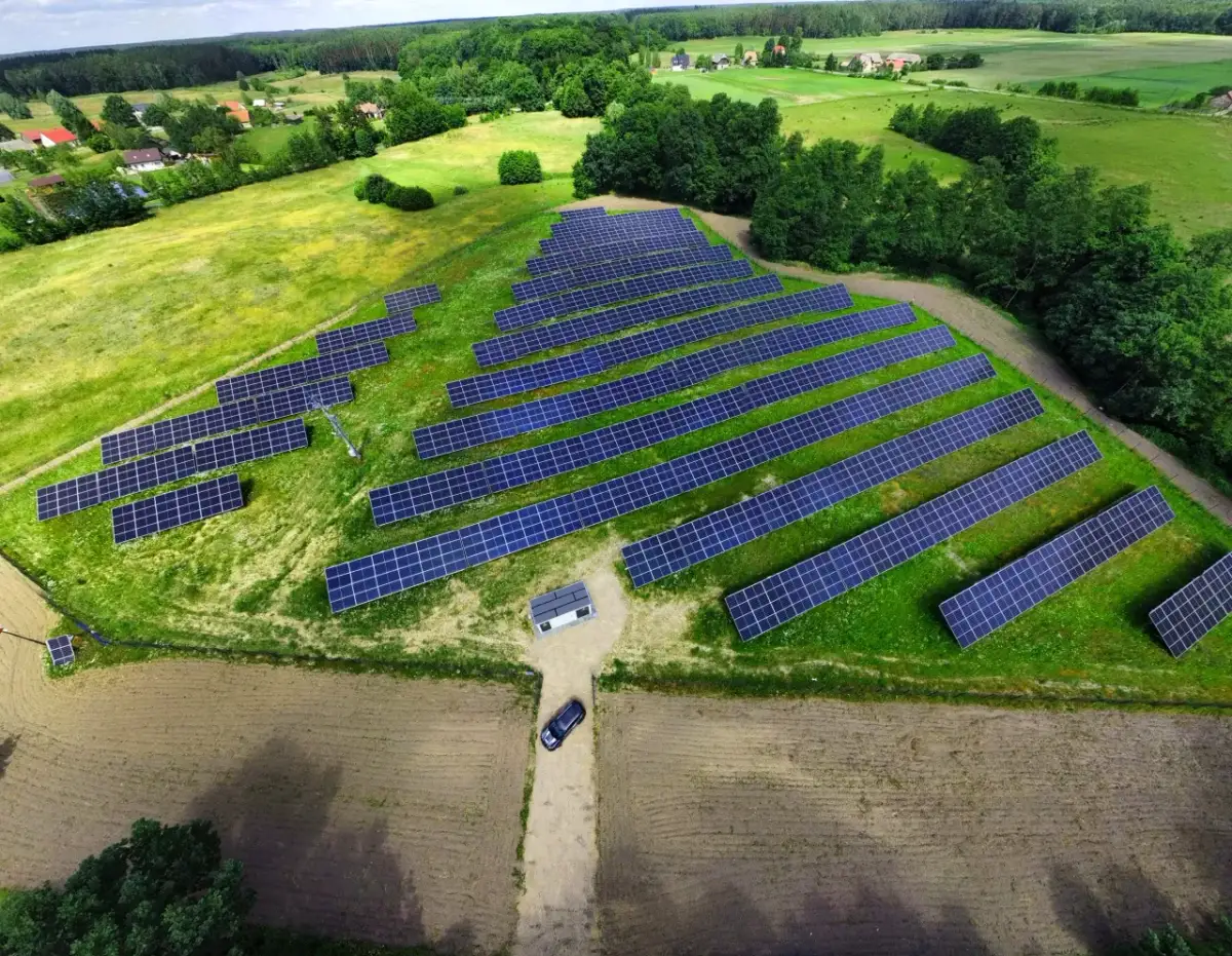 Czynniki lokalizacji farm PV: Wybierz optymalny grunt w Polsce