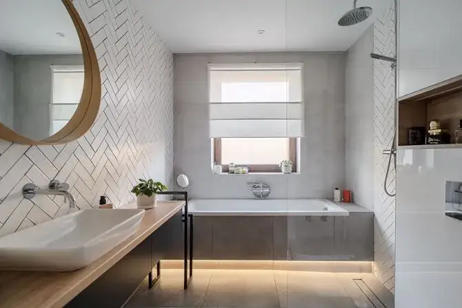 Jak urządzić łazienkę z wanną i prysznicem, by maksymalnie wykorzystać przestrzeń