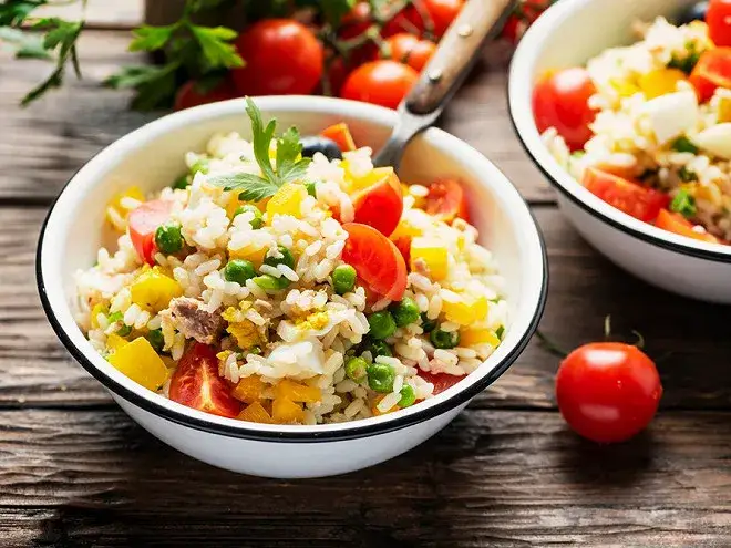 Salade de riz : la recette ultime et nos astuces de pro