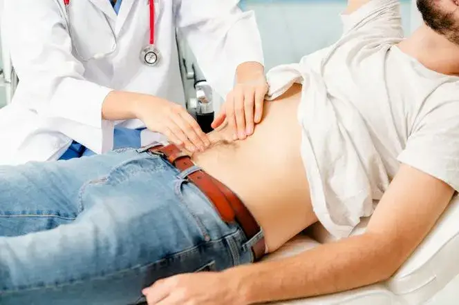 Jaki lekarz leczy wątrobę? Dowiedz się, do kogo się udać po pomoc