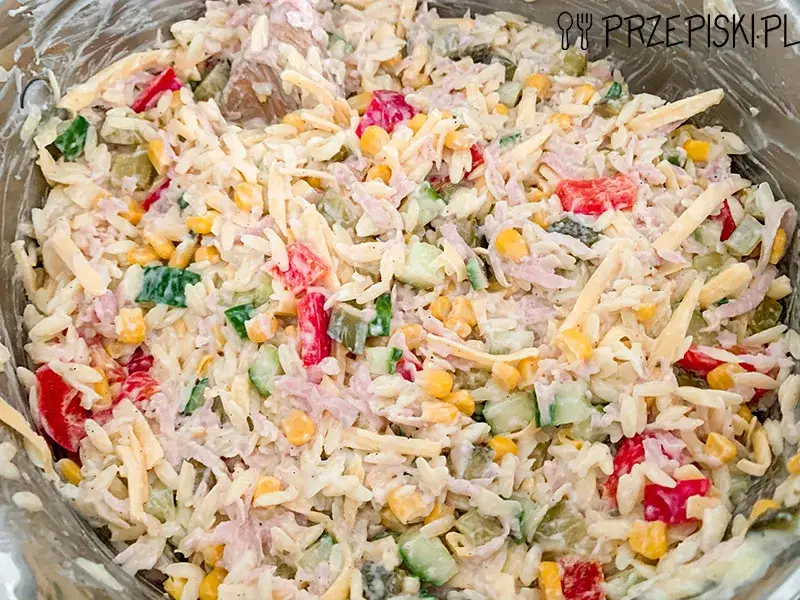 Sałatka z makaronem jak ryż: 5 przepisów, które pokochasz!