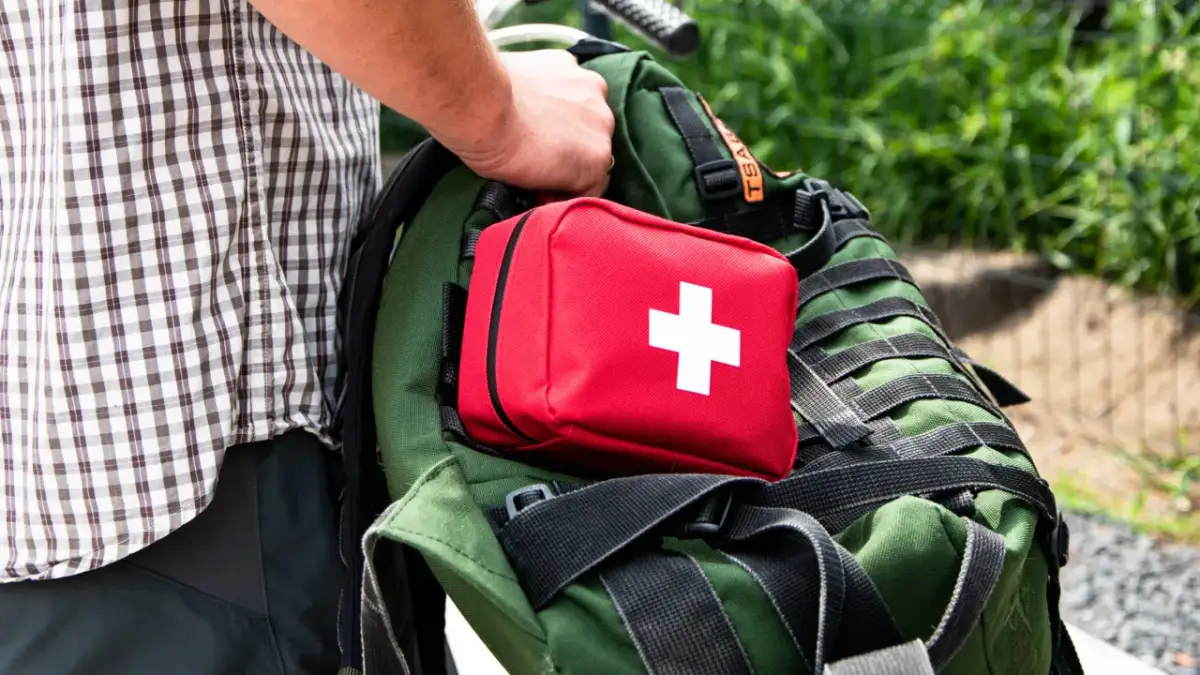 Górska apteczka: Skompletuj ją jak ekspert i bądź bezpieczny