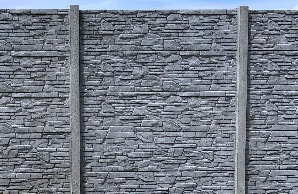 Jak podwyższyć ogrodzenie betonowe - skuteczne metody na większą prywatność