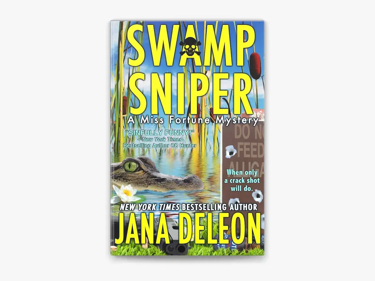 Okładka książki "Swamp Sniper". Aligator wynurza się z wody, a w tle widać trzciny i tabliczkę "DO NOT FEED ALLIGATOR". To historia o dziewczynie z bagien.