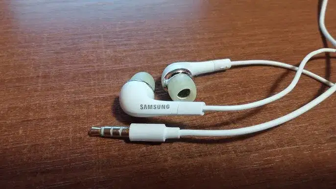 Jak naprawić kabel od słuchawek bez lutowania - proste metody i porady