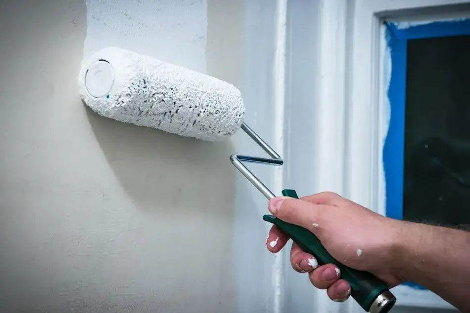 Jaką farbę podkładową na gładź wybrać, by uniknąć problemów?