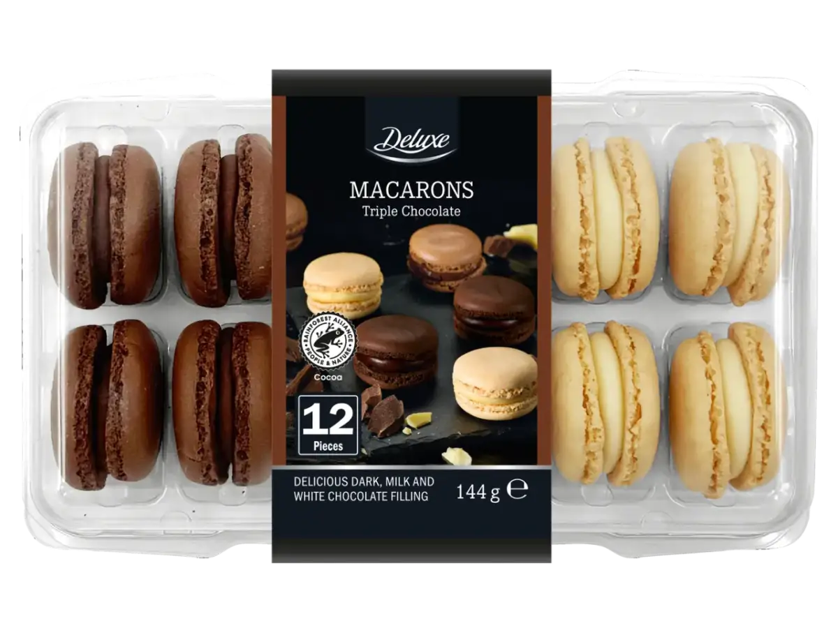 Opakowanie z 12 czekoladowymi i waniliowymi makaronikami Deluxe.
