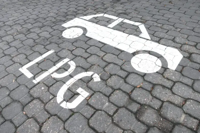 Ile kosztuje regulacja lpg? Sprawdź ceny i uniknij niepotrzebnych wydatków