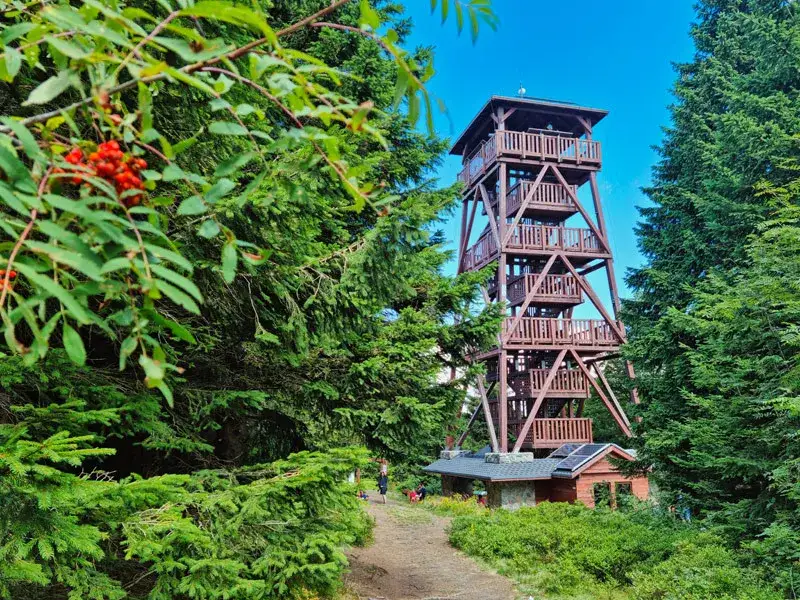 Duszniki-Zdrój: Jakie góry czekają na Ciebie? Odkryj Orlickie i Bystrzyckie!