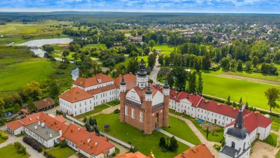 Podlasie: Co musisz zobaczyć? Przewodnik po Zielonych Płucach Polski