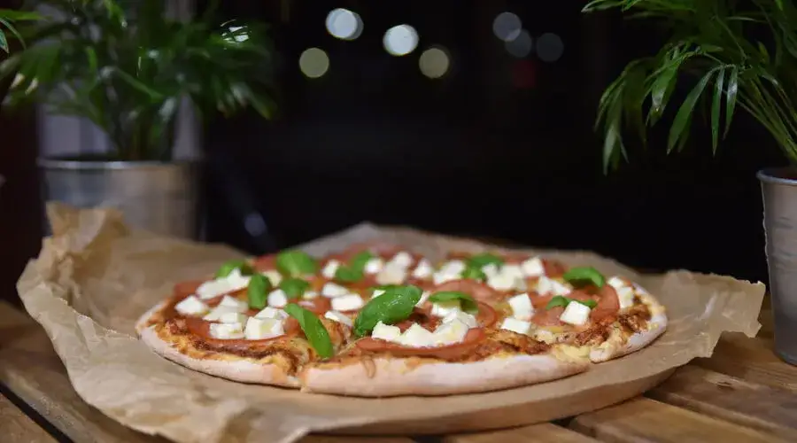 Jak jeść pizzę we Włoszech? Savoir-vivre i błędy turystów