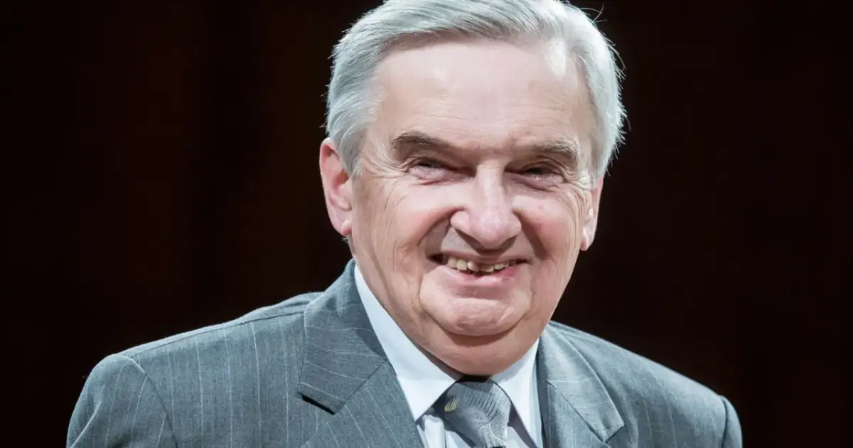 Tadeusz Sznuk: Ikona "Jeden z dziesięciu" - Kim jest i co robi?