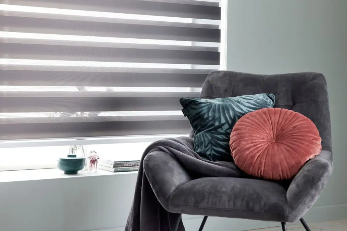 Czy można zasłonić okno sąsiada? Przepisy i skuteczne metody ochrony prywatności