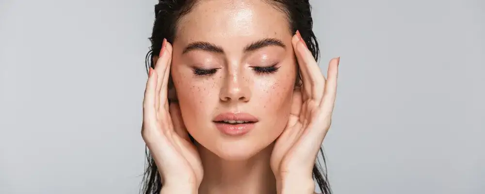 Co niszczy kwas hialuronowy w skórze? Odkryj sekrety ochrony!