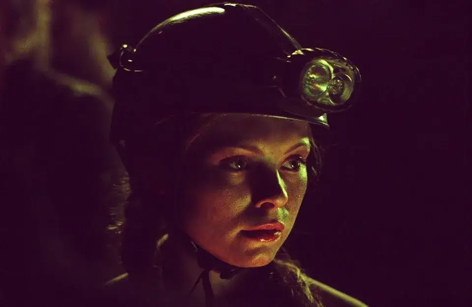 Zejście horror - przerażająca podróż w mroczne otchłanie strachu