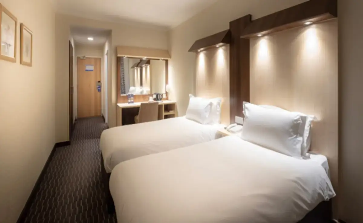 Gdzie nocleg w Londynie? Odkryj najlepsze opcje dla każdego budżetu