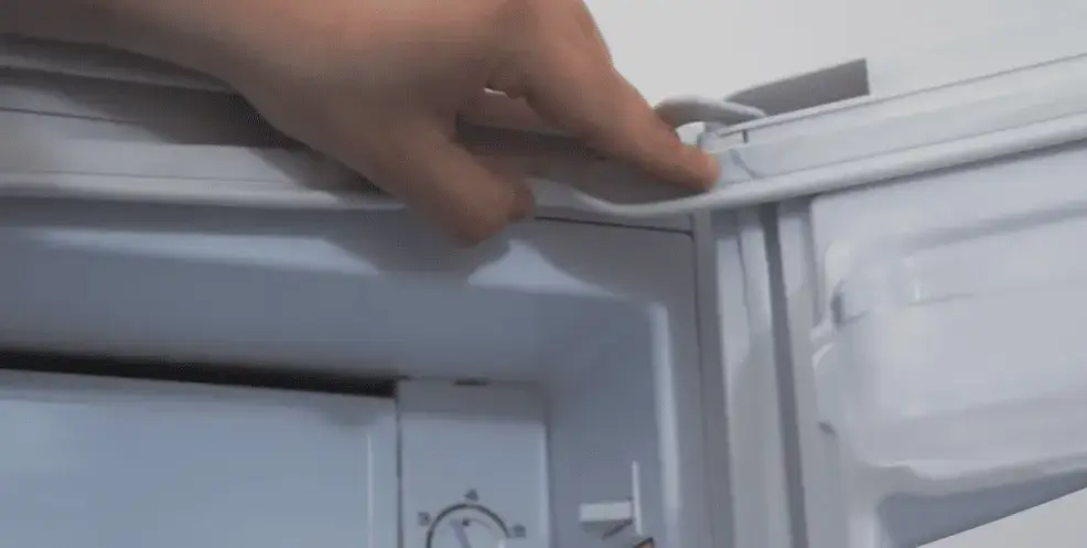 Jak naprawić uszczelkę w lodówce i uniknąć wysokich rachunków