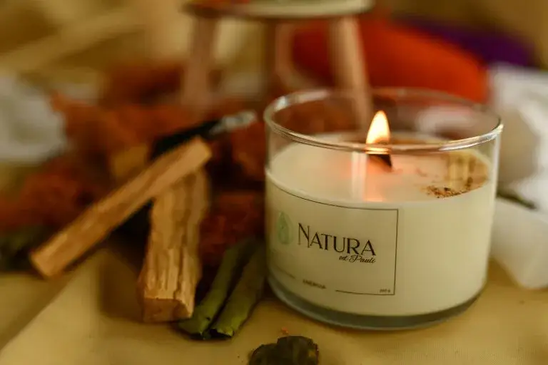 Jak naprawić świeczkę: skuteczne sposoby na tunelowanie i nierówne palenie