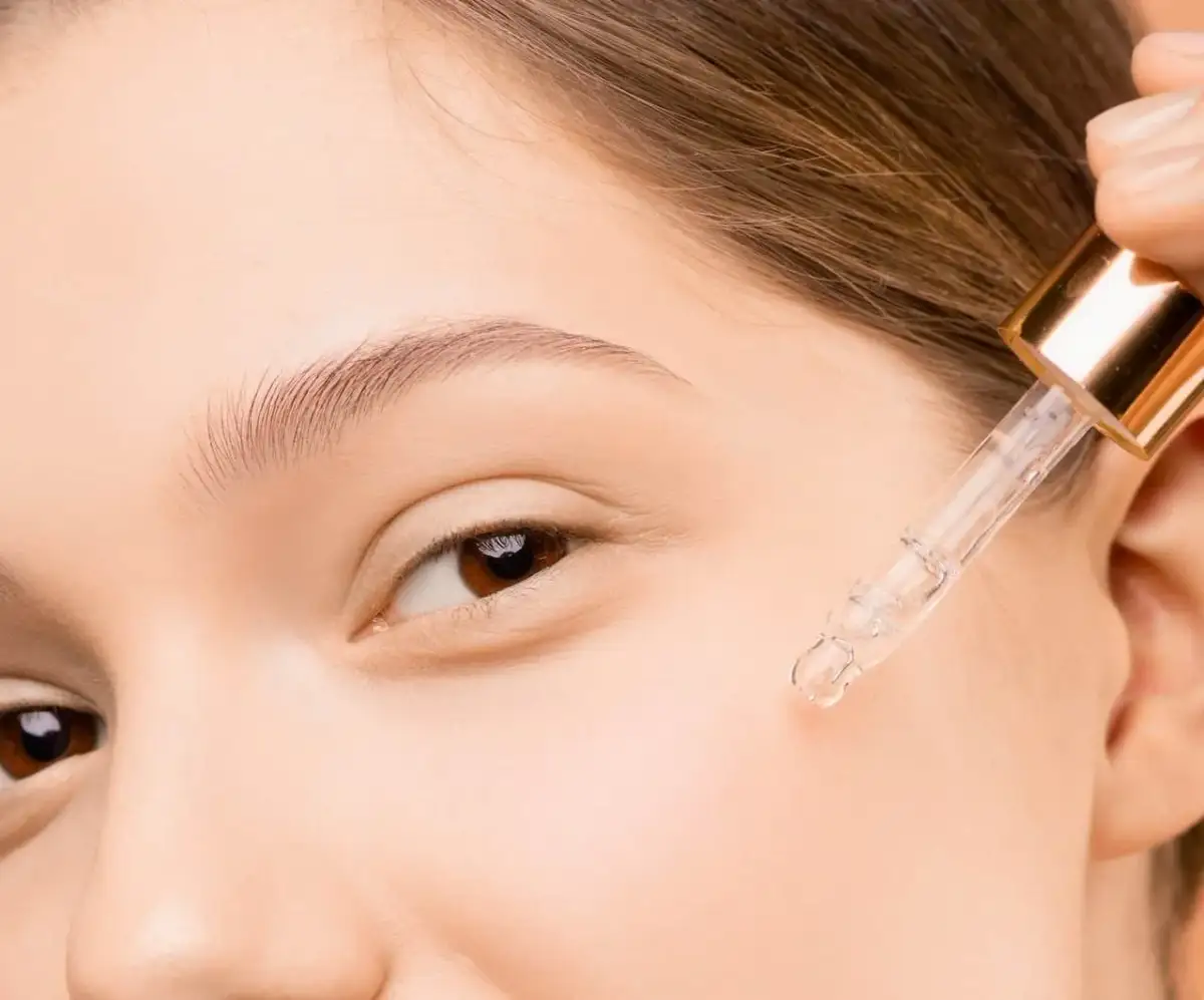 Jakie korzyści niesie ze sobą serum i do czego służy?