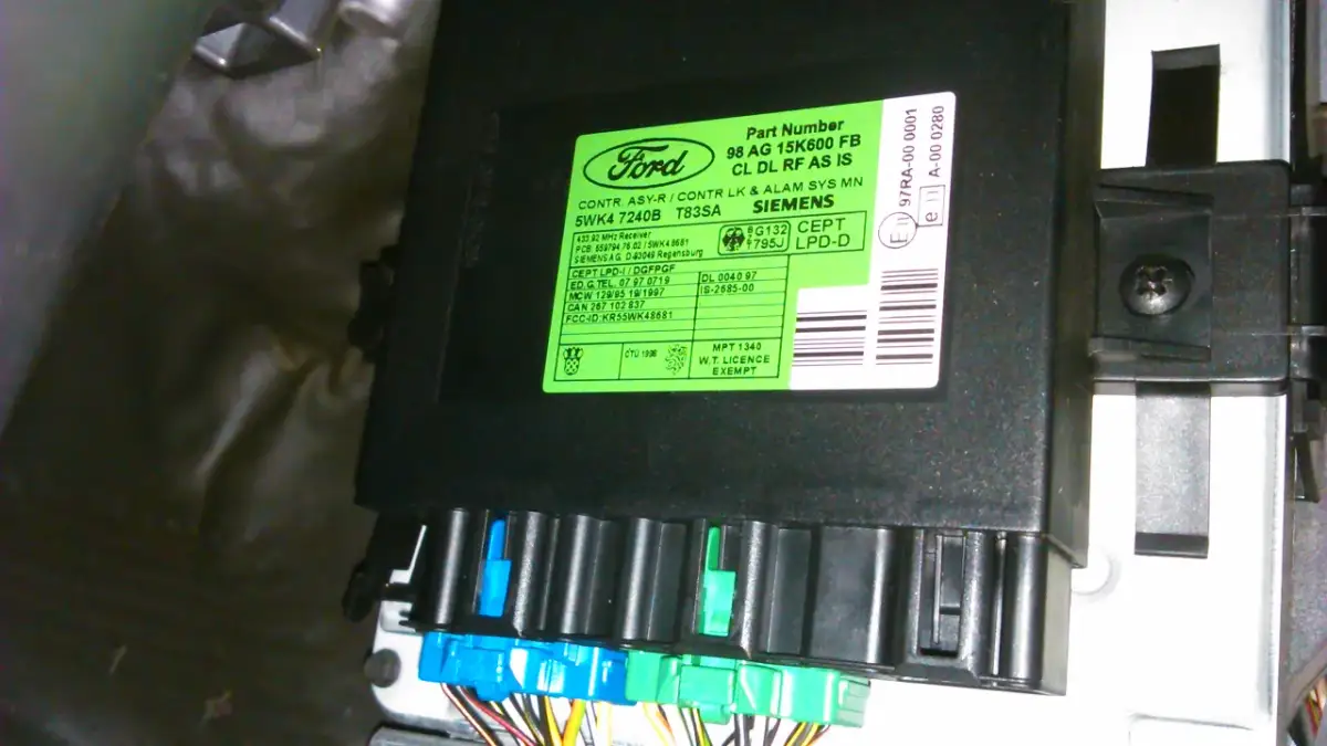 Ford Galaxy: Gdzie ukryto sterownik centralnego zamka? Mk1-Mk4