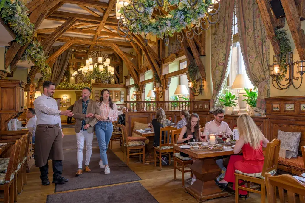 Gdzie zjeść w Karlowych Warach? Odkryj najlepsze restauracje