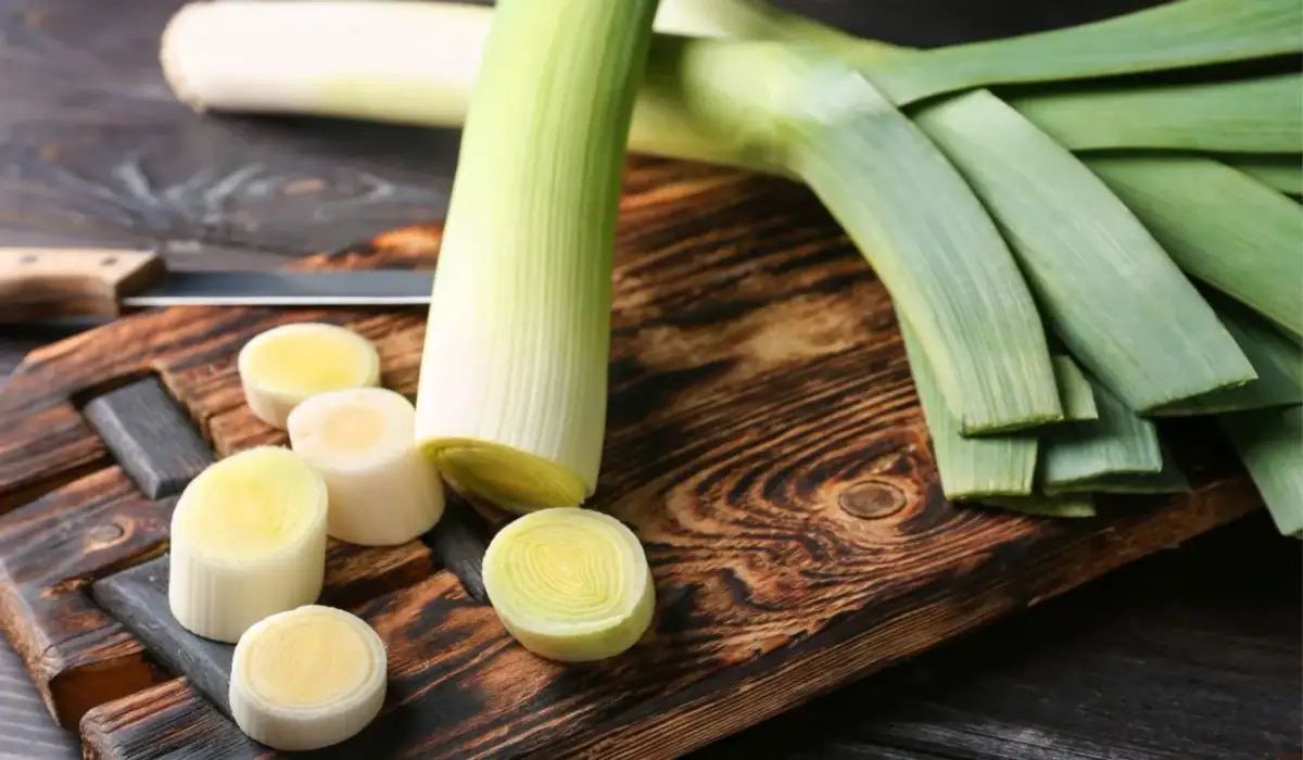 Jak sparzyć pora do sałatki, aby zachować świeżość i smak