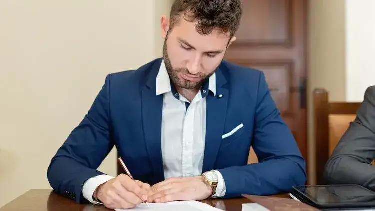 Ile zarabia aplikant notarialny? Zaskakujące fakty o wynagrodzeniu