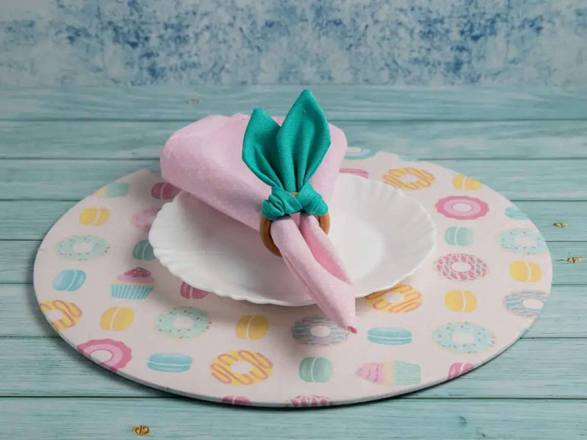 Obrączki na serwetki DIY: Stwórz wyjątkowe dekoracje na stół