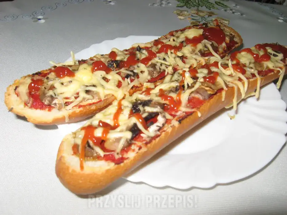 Zapiekanka z pieczarkami: przepis na kultowy smak z dzieciństwa