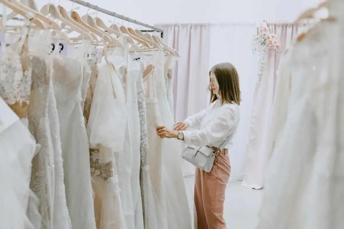 Suknia ślubna po ślubie w Krakowie? Sprzedaj, podaruj lub daj jej nowe życie!