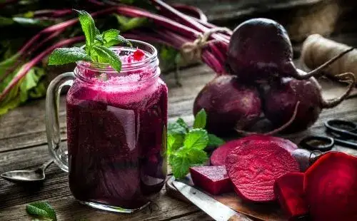 Prepara la sopa de remolacha perfecta: receta, trucos y beneficios.