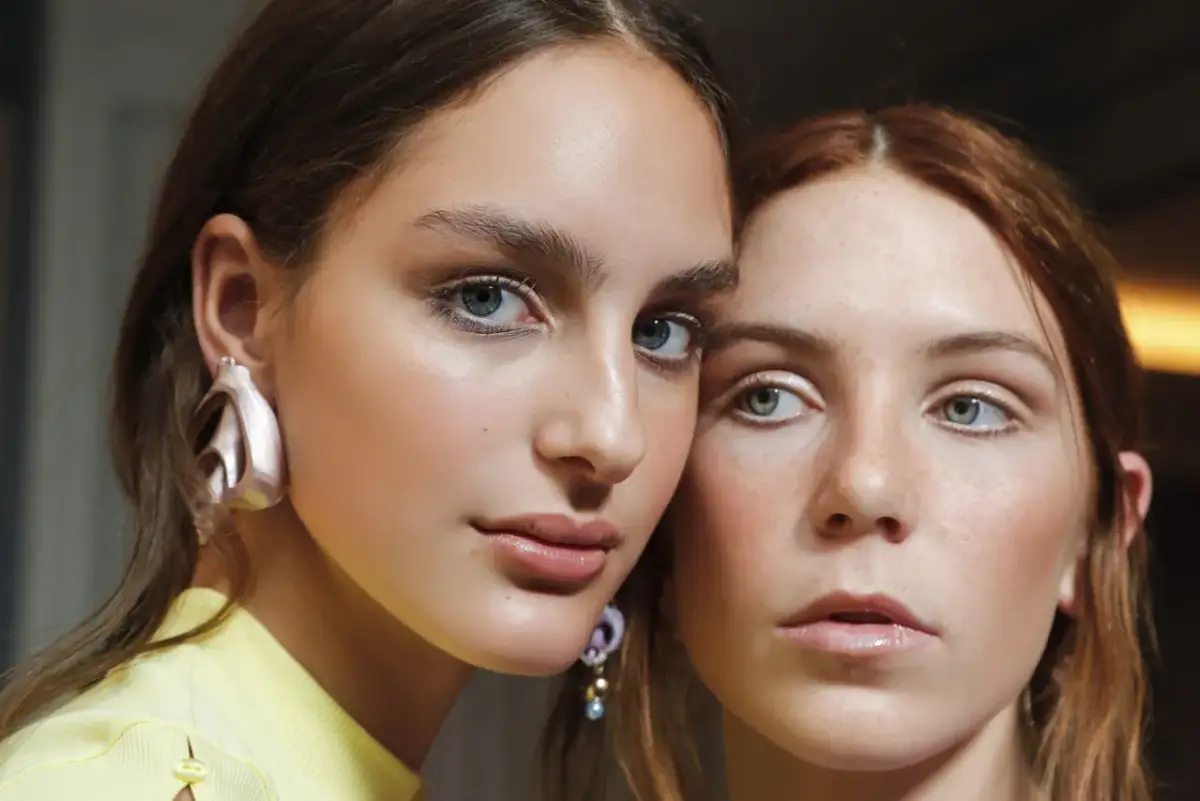 Trwały makijaż: Jak go zrobić, by przetrwał cały dzień?