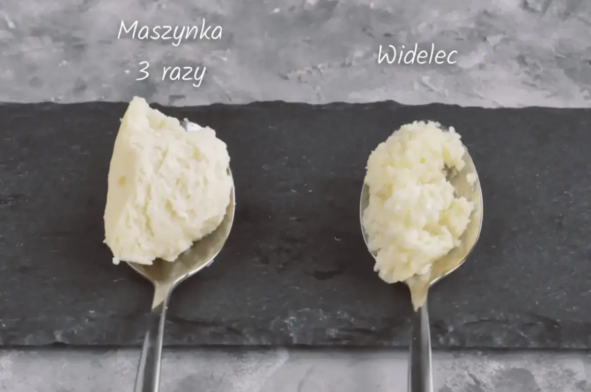 Jak zmielić twaróg na sernik, aby uzyskać idealną konsystencję?