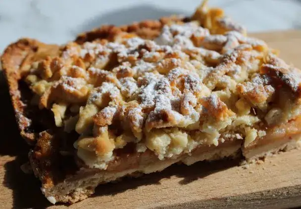 Prosty przepis na półkruche ciasto, które zachwyci Twoich gości