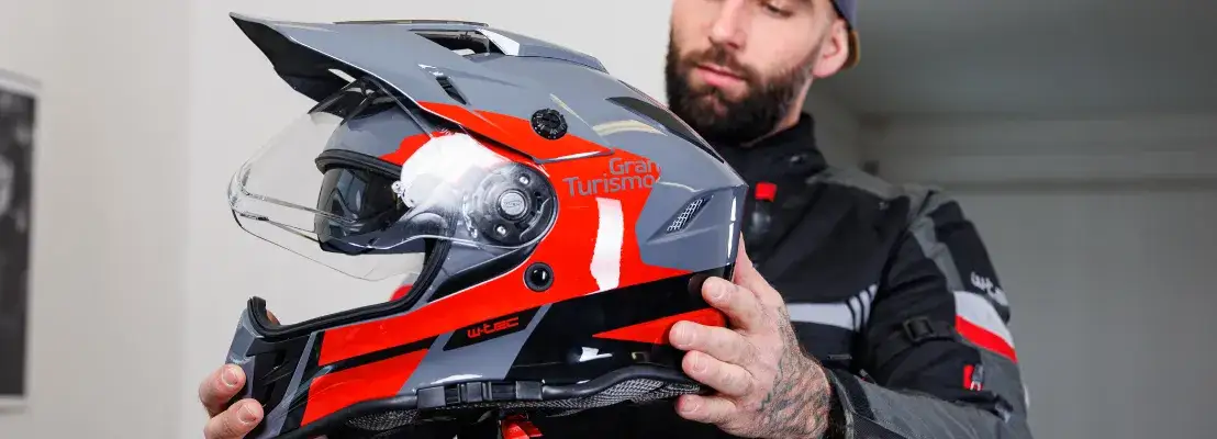 Jak dobrać kask motocyklowy? Poradnik bezpieczeństwa ECE 22.06