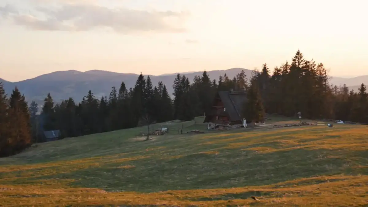 Krawców Wierch Bacówka: Jak zaplanować idealną górską wyprawę?