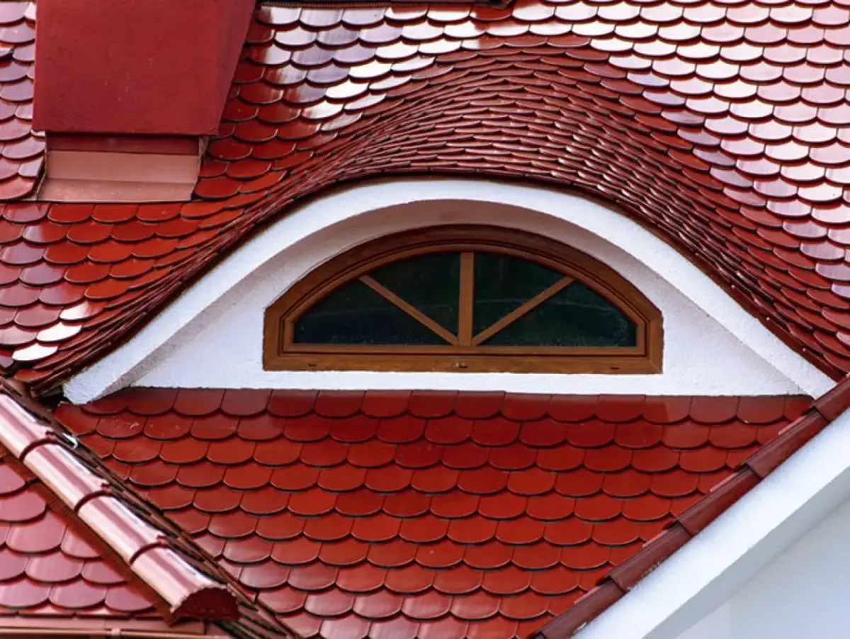 Czy deskować dach pod dachówkę ceramiczną? Oto wszystko, co musisz wiedzieć!