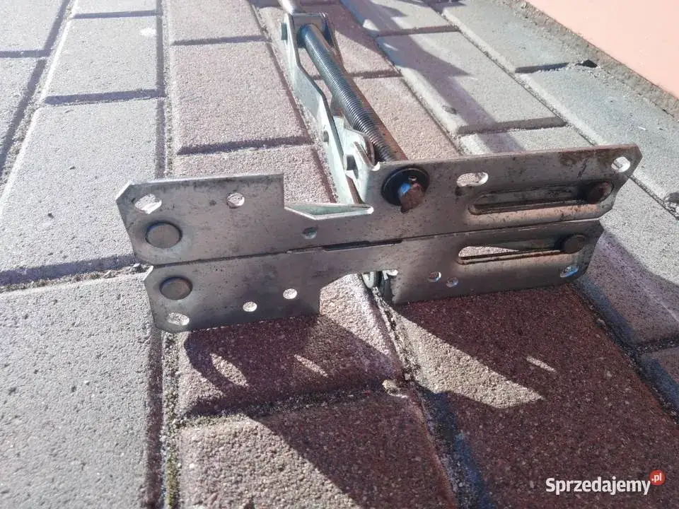 Mechanizm podnoszenia stołu: Gazowy, nożycowy, korbkowy który wybrać?