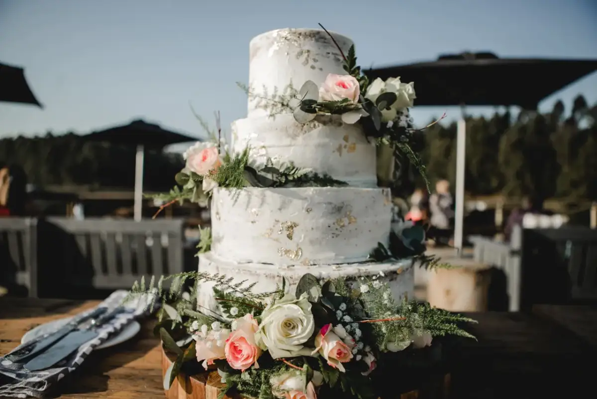 Jak zrobić tort ze zdrapek, który zachwyci gości na przyjęciu
