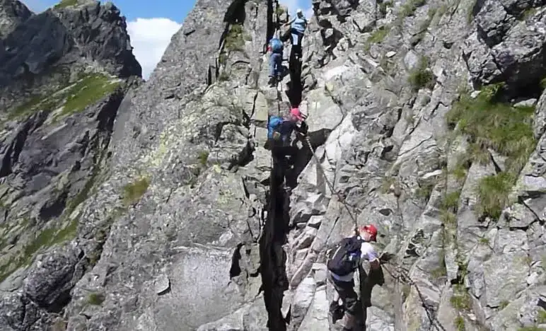 Orla Perć: Najtrudniejszy szlak w Polsce? Poznaj prawdę i ryzyko