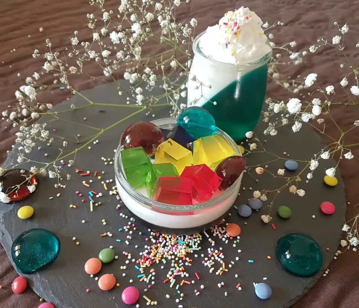 Żelatyna w galaretce: Ile i jak, by deser zawsze tężał?