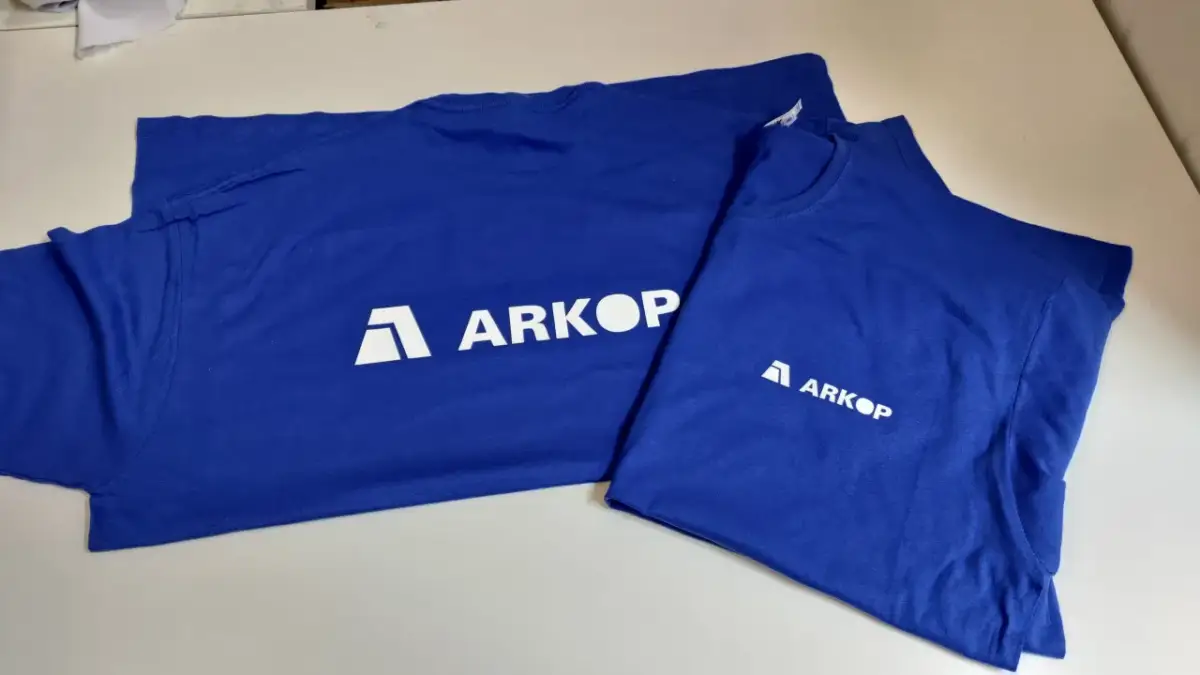 Folia flex do druku: Przewodnik po trwałych nadrukach na odzieży