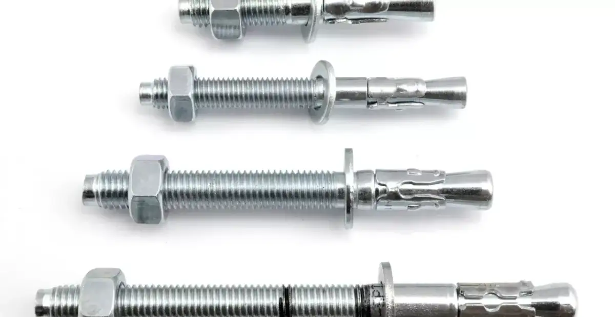 Jakie kotwy do garażu blaszanego - uniknij błędów przy montażu