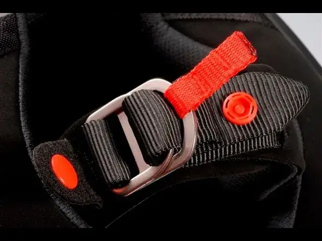 Jak zapiąć kask motocyklowy - uniknij niebezpieczeństwa na drodze