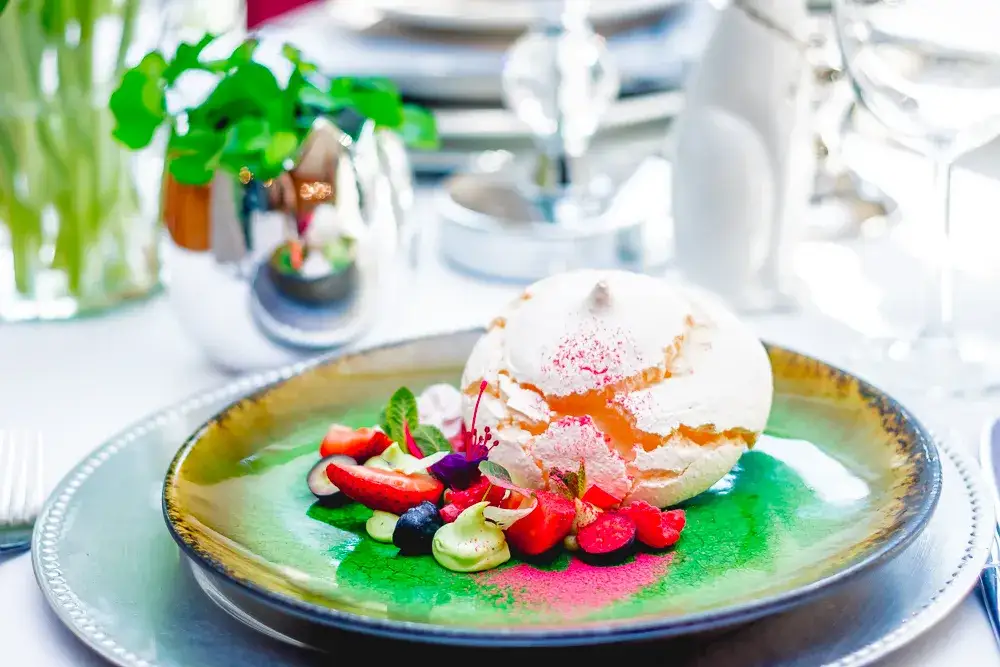 Gdzie zjeść w Jastrzębiej Górze? Najlepsze restauracje, które musisz znać