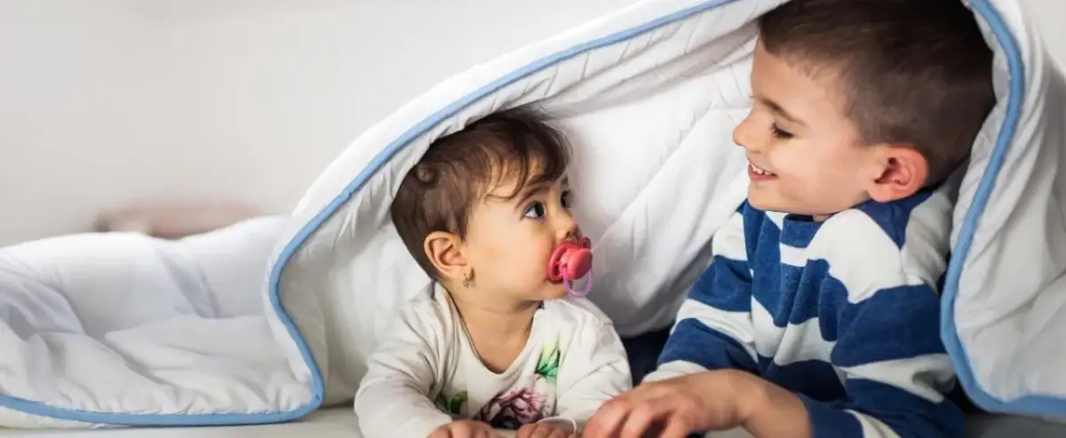 Jaką kołdrę dla niemowlaka wybrać, by zapewnić mu bezpieczeństwo?