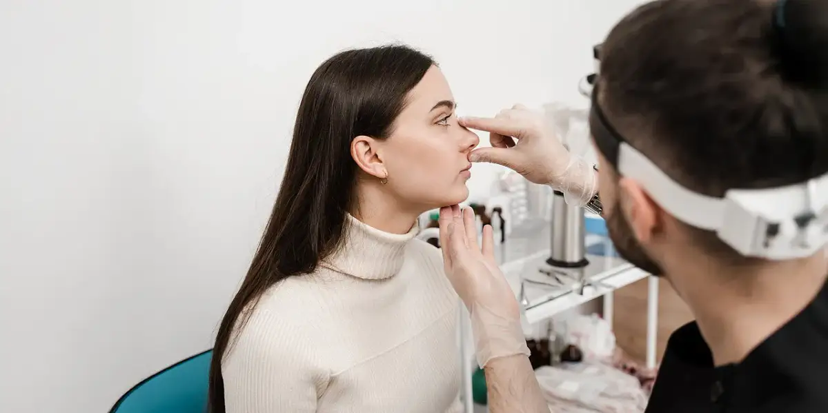 Krzywa przegroda nosowa objawy - jak rozpoznać problemy zdrowotne?