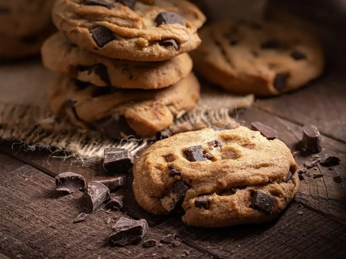 Domowe pieguski: przepis na ciastka z czekoladą, które zawsze wychodzą