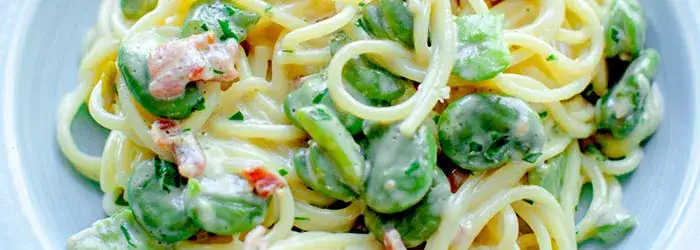 Szybkie i pyszne przepisy na spaghetti z bobem, które zachwycą