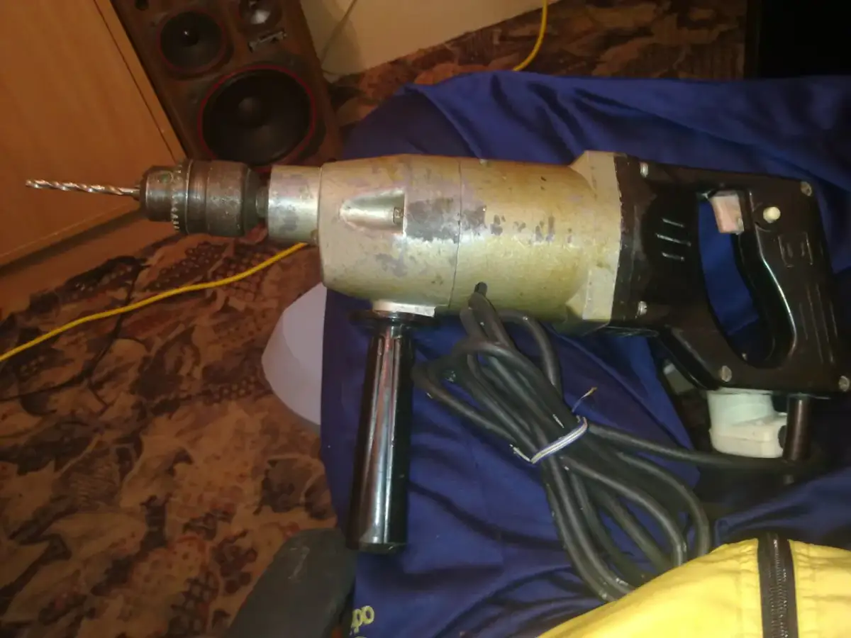 Jak podłączyć wyłącznik do wiertarki celma - uniknij najczęstszych błędów